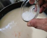 A picture of step 3 of White Sauce Pasta.