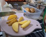 Foto langkah ke 2 dari resep Potato Wedges.