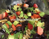 Foto del paso 3 de la receta: Ensalada de aguacate, fresones y nueces