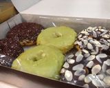 Foto langkah ke 4 dari resep Donat toping matcha & coklat.