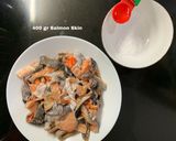 Foto langkah ke 2 dari resep Extra Crispy Salmon Skin.