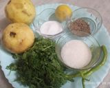 A picture of step 1 of Amrud/peru/guava chutney and green coriander chutney.
