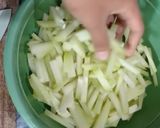 Foto langkah ke 2 dari resep Tumis Labu Siam.