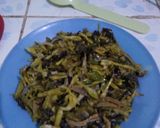 Foto langkah ke 3 dari resep Tumis kembang pepaya dan teri.