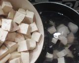 Foto langkah ke 3 dari resep Sup Bakso Ikan + Jamur.