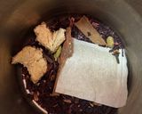 A picture of step 2 of Hibiscus tea.