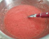 A picture of step 6 of No bake strawberry cheesecake.