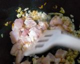 Foto langkah ke 3 dari resep Egg Drop Soup.