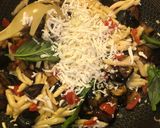 A picture of step 3 of Trofie alla Quasi Norma.