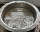 A picture of step 5 of Vegetables schezwan momos.