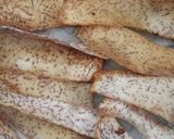 A picture of step 2 of Quick and easy taro chips.