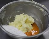 A picture of step 4 of Cheddar Cheesecake.