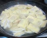 Foto del paso 2 de la receta Ravioli de carne con salsa de verdura a la nata