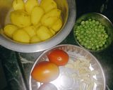 आलू मटर की ग्रेवी वाली सब्जी (aloo matar ki gravy wali sabzi recipe in Hindi) रेसिपी चरण 1 फोटो