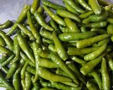 A picture of step 1 of Green Chilli Sauce.