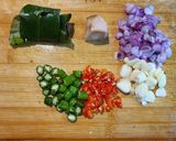 Foto langkah ke 1 dari resep Tumis tempe baso mix sayur pedas.