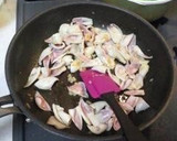 A picture of step 4 of Chinese-style Stir-Fried Squid and Broccoli.