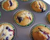 Foto del paso 3 de la receta Muffins de yogur con arándanos y granada
