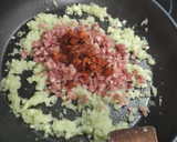 Foto del paso 3 de la receta: Guisantes con jamón y colorido! 🟢🐖🥚🥕