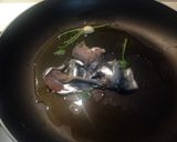 Foto del passaggio 2 della ricetta Linguine rigate con sarde all'arancia, datterini confit e bottarga