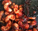 A picture of step 4 of Healthy strawberry glazed cashews nuts.