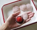 A picture of step 10 of Mini Strawberry Daifuku.