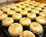 A picture of step 20 of Salty Caramel Macarons.