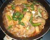 Foto langkah ke 11 dari resep Semur Tahu Ayam Pedas.