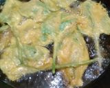 A picture of step 3 of Palak crispy pakoray.