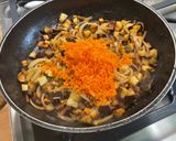 Une image de l'étape 8 de Nouilles de riz sautées aux légumes et épices.