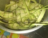 Foto langkah ke 1 dari resep Ketupat cepat empuk.