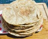 A picture of step 2 of Aate ki puri.