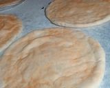 Foto del paso 4 de la receta: Masa para Pre-pizzas