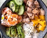 Foto del passaggio 5 della ricetta Poke Bowl con pesce cotto