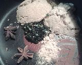 A picture of step 2 of Marble tea eggs.