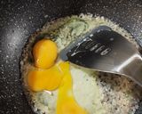 Foto langkah ke 8 dari resep Nasi Goreng Telur (Egg Fried Rice), bahan simple.