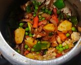 A picture of step 2 of Mix Vegetable Masala Pulav.