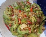 Foto langkah ke 6 dari resep Tumis pare campur teri.