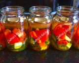 A picture of step 2 of Salad in a Jar:.