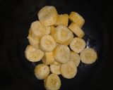 Gambar langkah 1 resipi Djibouti Banana Fritters🇩🇯.