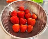 A picture of step 1 of Strawberry Salsa.