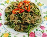 Hình bước làm 6 của món Rau mầm đậu xanh xào phi lê bò