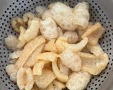 A picture of step 3 of Fish Maw Soup (Pork Rinds) 🐷.