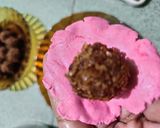 Foto langkah ke 4 dari resep Kue Bugis Mandi Merah Putih Tanpa Kentang Tanpa Ubi Rambat.