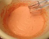 A picture of step 2 of Strawberry Refrigerator CAKE.