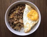 Foto langkah ke 4 dari resep Beefbowl with Mushroom Sauce (ala warunk upnormal).