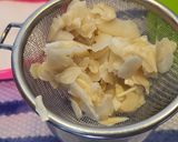 Foto del paso 3 de la receta Coca de chicharrones y crema en hojaldre