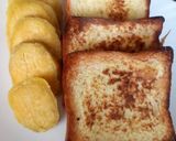 A picture of step 4 of Toast mayai (French toast) & sweet potatoes.