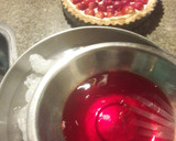 Foto del paso 4 de la receta: Tarta de frutilla con crema y gelatina
