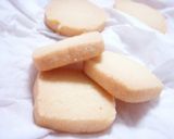 A picture of step 6 of Easy Tender Crumbly Cookies.